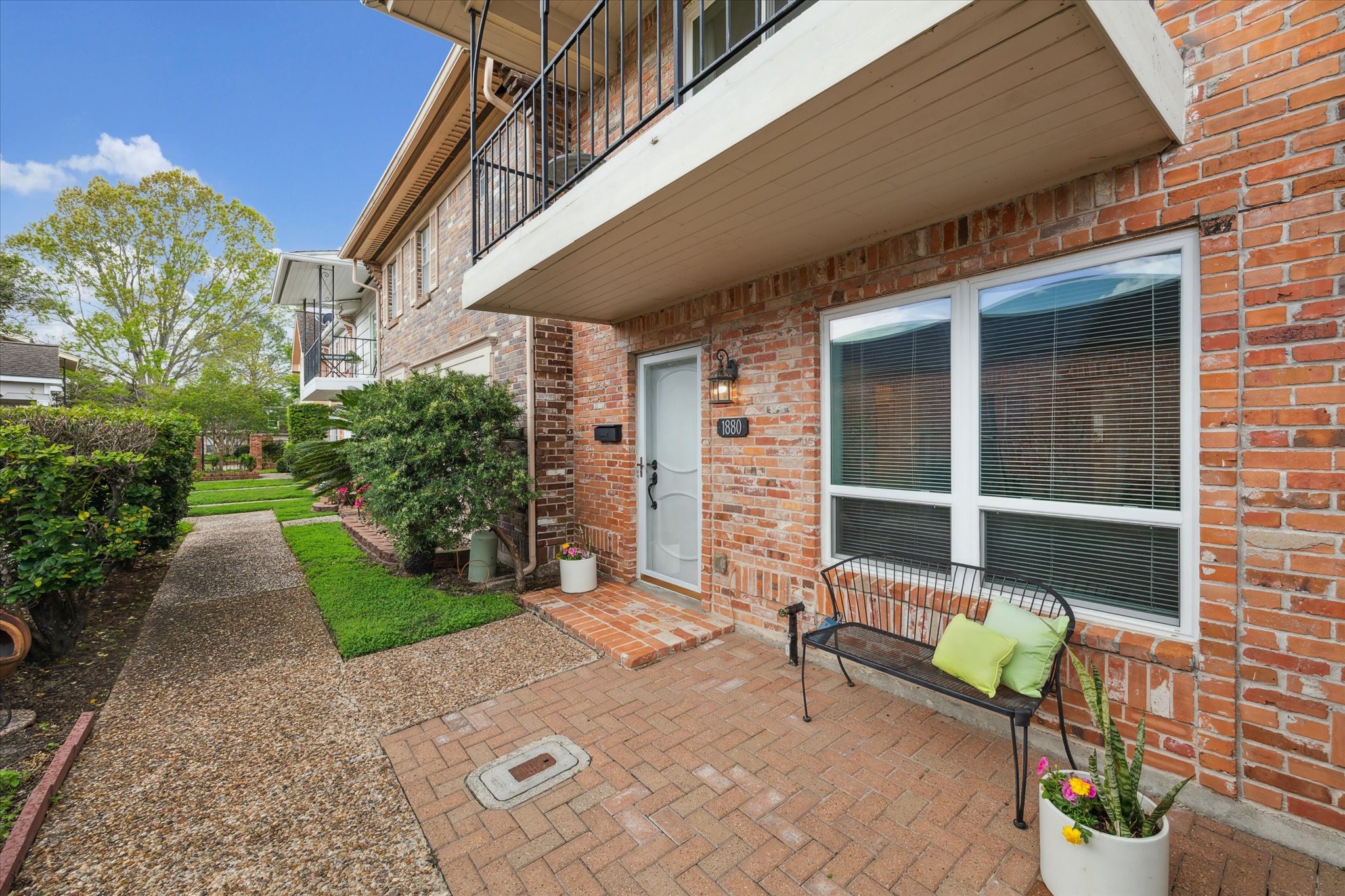 1880 Saxony Lane Houston, TX 77058 - Photo 6 of 38 a backyard of a house with seating space
