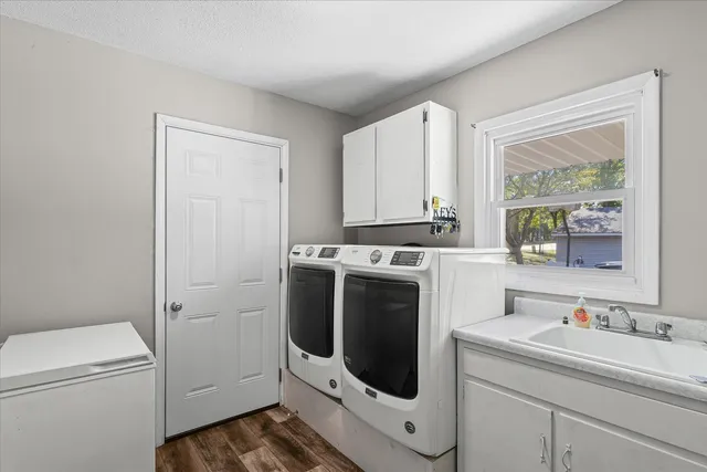 $337,500 | 121 Dakota Drive, Loda, IL 60948