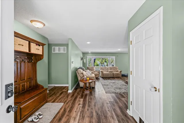 $337,500 | 121 Dakota Drive, Loda, IL 60948