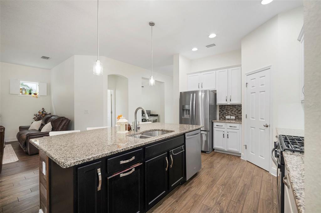 6337 Waves End Place Apollo Beach, FL 33572 - Photo 10 of 72