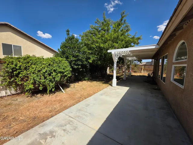 $2,700 | 5715 Capri Court, Palmdale, CA 93552