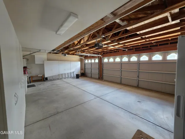 $2,700 | 5715 Capri Court, Palmdale, CA 93552