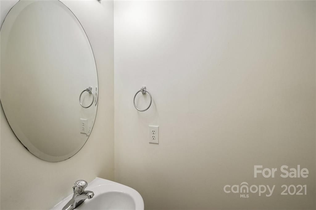 10546 Broken Branch Road Charlotte, NC 28213 - Photo 13 of 31 Gallery Image 13