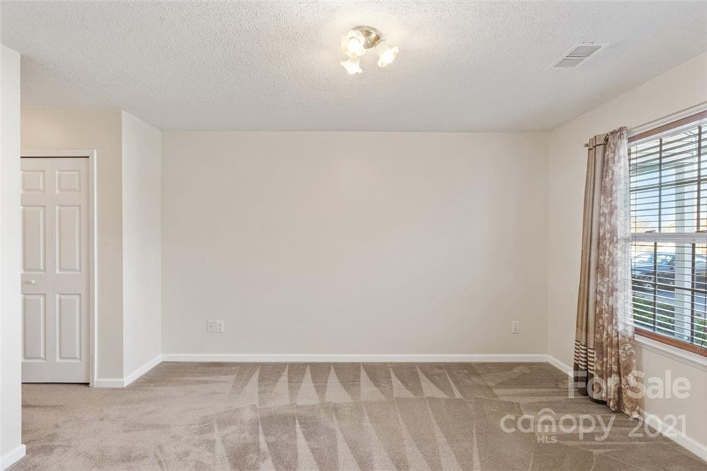 10546 Broken Branch Road Charlotte, NC 28213 - Photo 16 of 31 Gallery Image 16