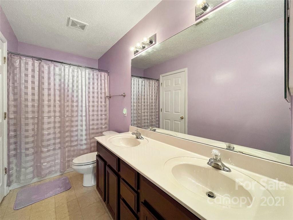 10546 Broken Branch Road Charlotte, NC 28213 - Photo 18 of 31 Gallery Image 18