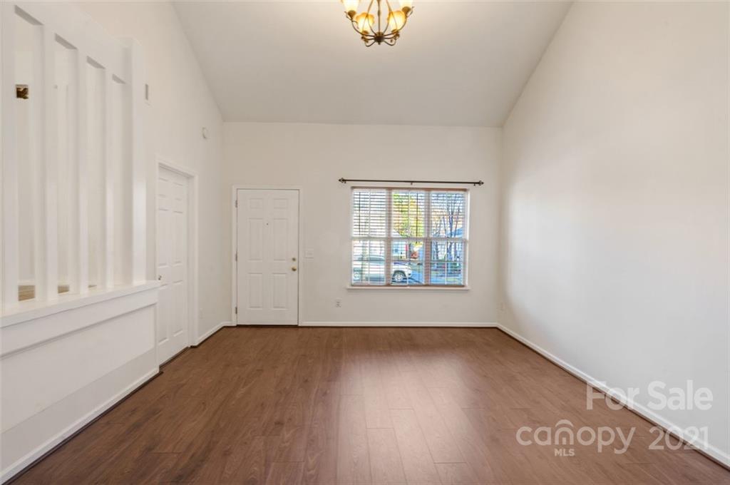 10546 Broken Branch Road Charlotte, NC 28213 - Photo 3 of 31 Gallery Image 3