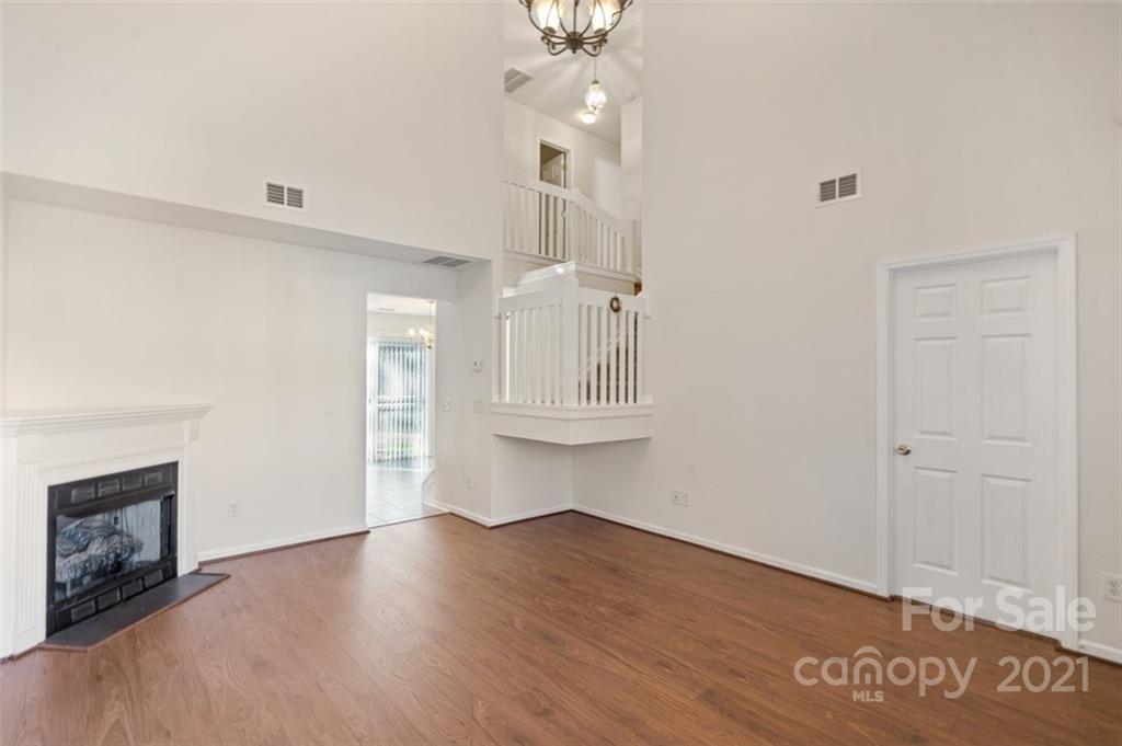 10546 Broken Branch Road Charlotte, NC 28213 - Photo 4 of 31 Gallery Image 4