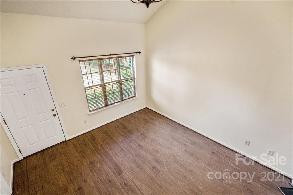 10546 Broken Branch Road Charlotte, NC 28213 - Photo 5 of 31 Gallery Image 5