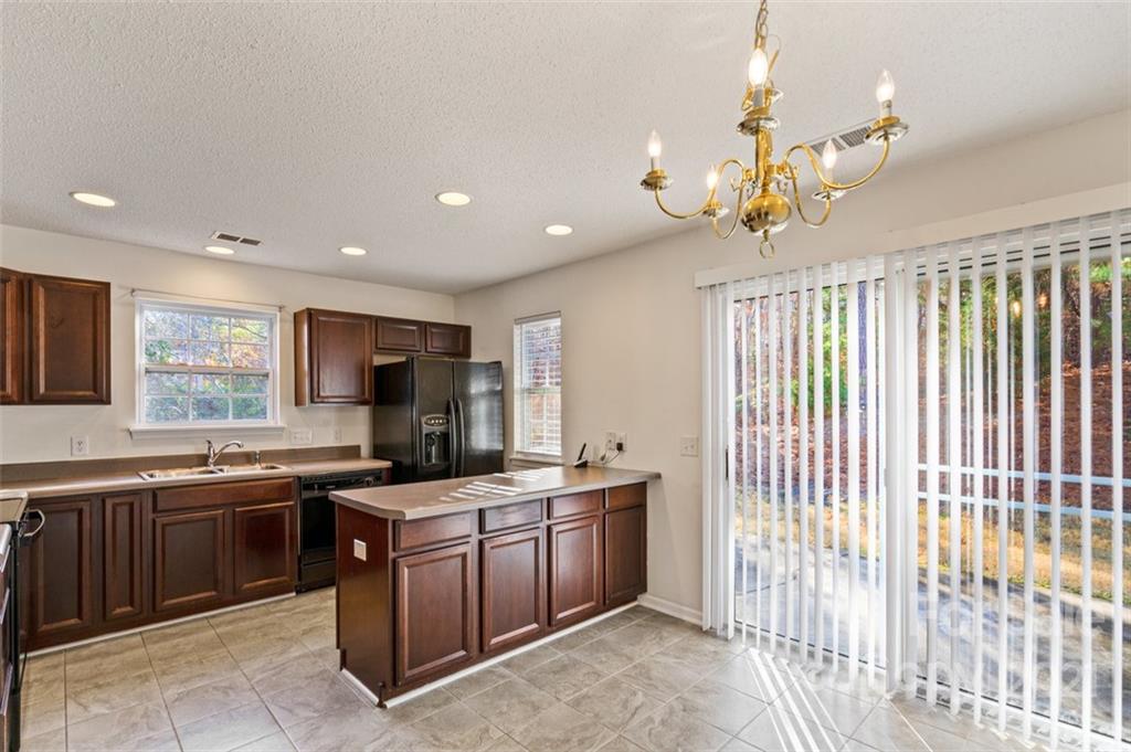10546 Broken Branch Road Charlotte, NC 28213 - Photo 6 of 31 Gallery Image 6