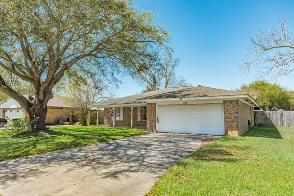 $169,900 | 3413 Glen Haven Drive, Bay City, TX 77414