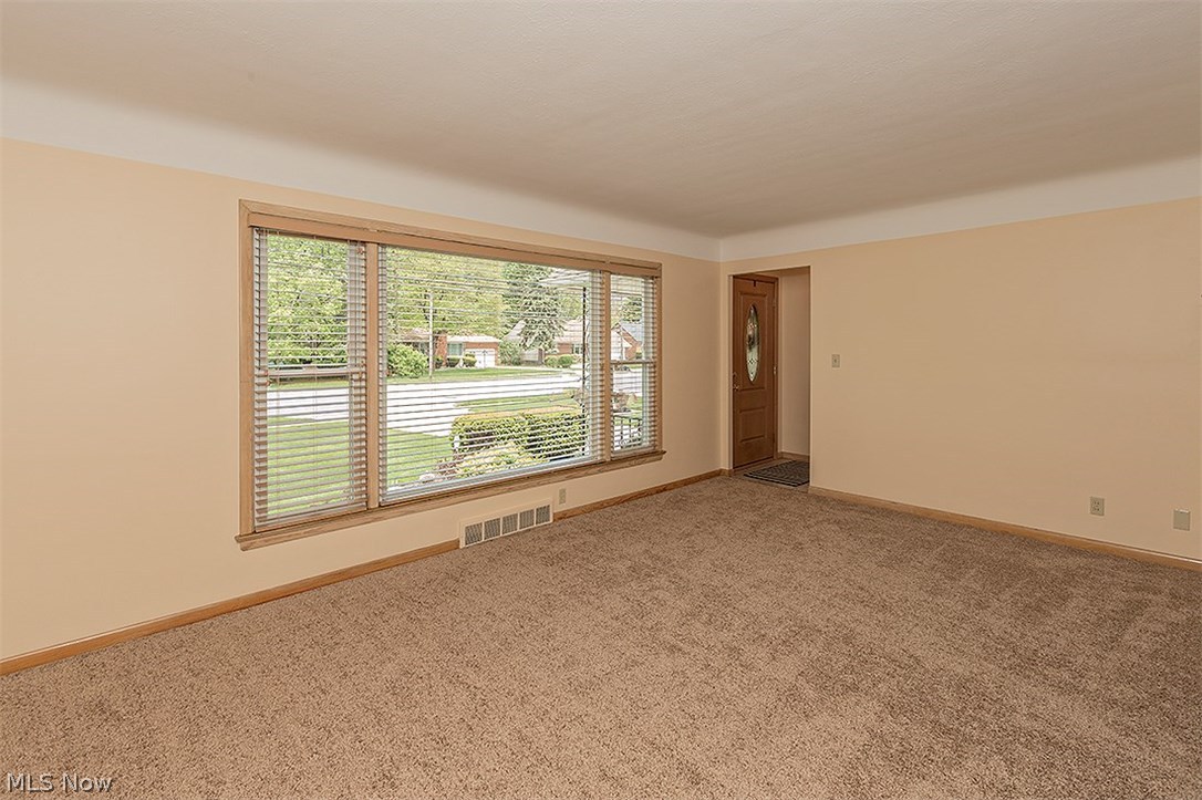 25922 Highland Road Cleveland, OH 44143 - Photo 4 of 27 Gallery Image 4