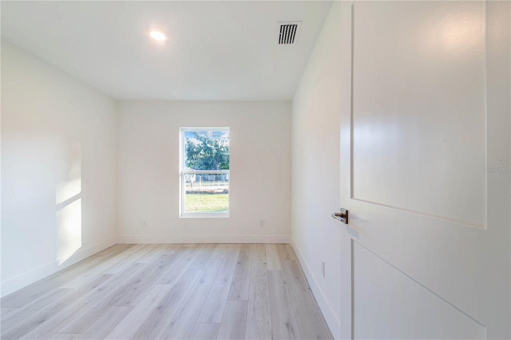 500 9th Street Northeast Fort Meade, FL 33841 - Photo 29 of 33 a view of an empty room with a window