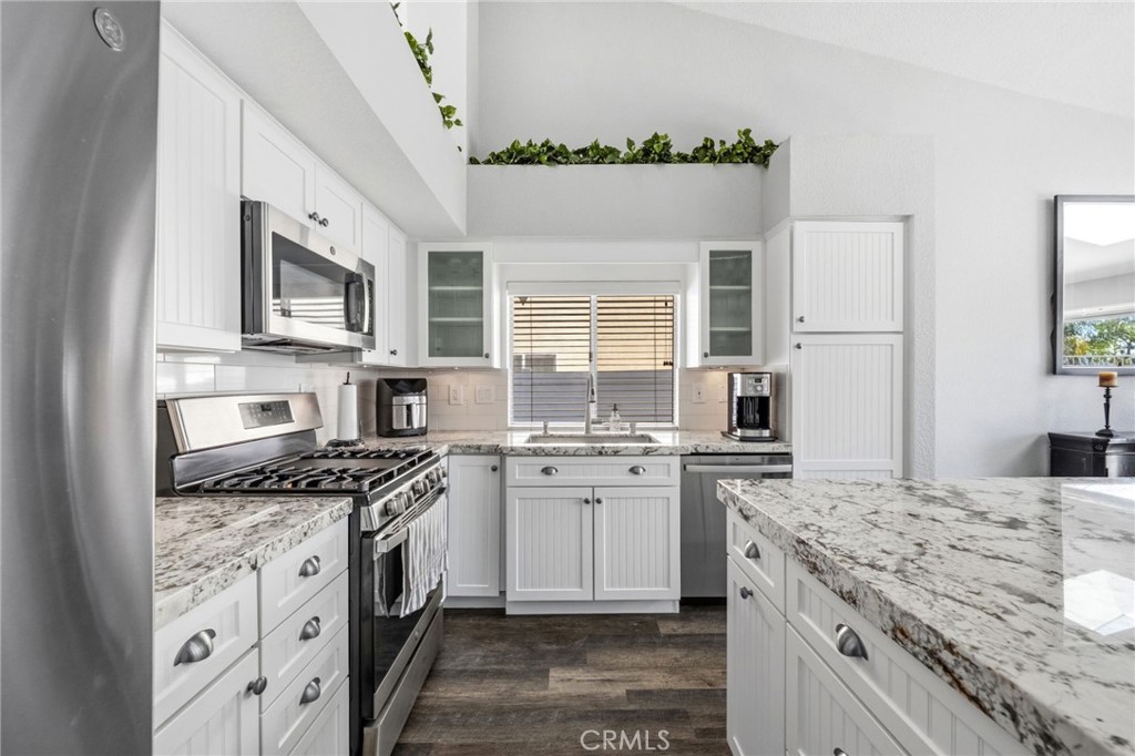 43176 Corte Calanda Temecula, CA 92592 - Photo 14 of 53