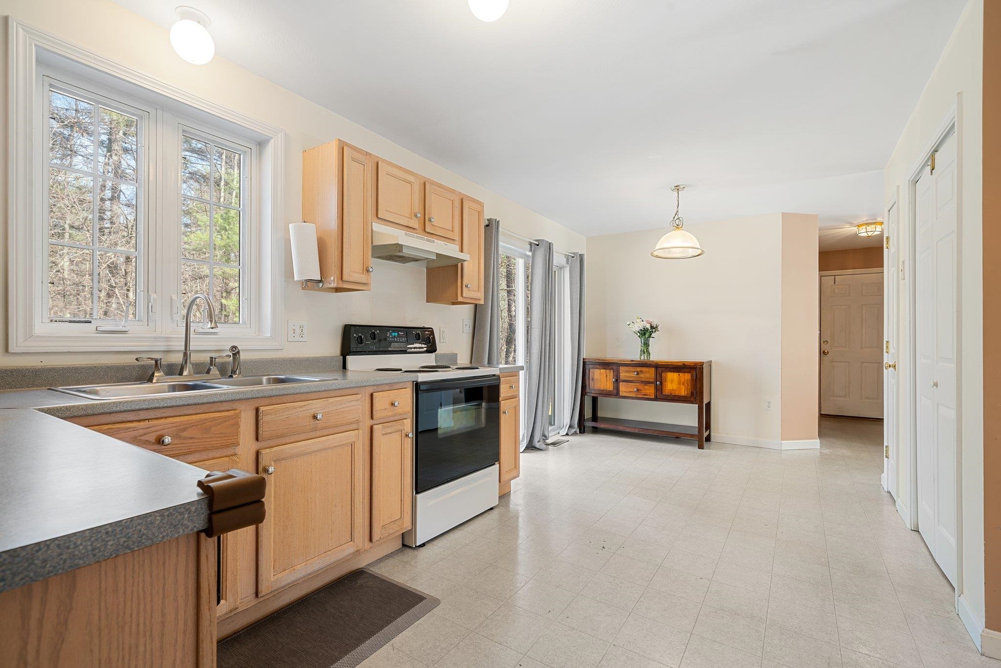 157 Bedford Road Merrimack, NH 03054 - Photo 6 of 48