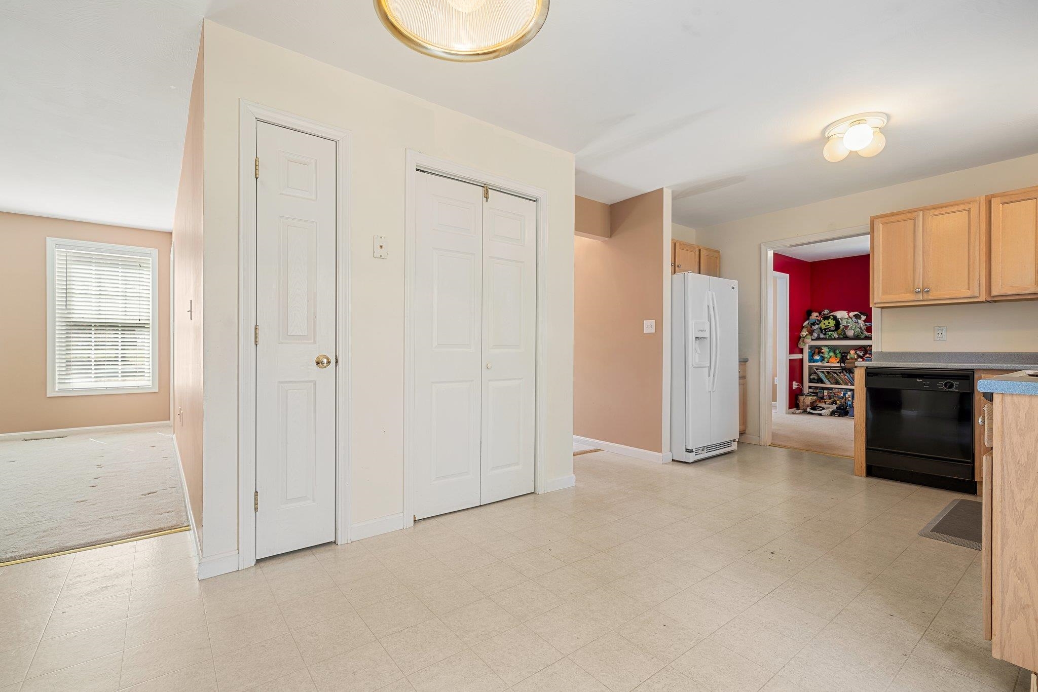 157 Bedford Road Merrimack, NH 03054 - Photo 8 of 48