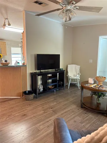 $1,500 | 5200 28th Street North, Unit 329, St. Petersburg, FL 33714