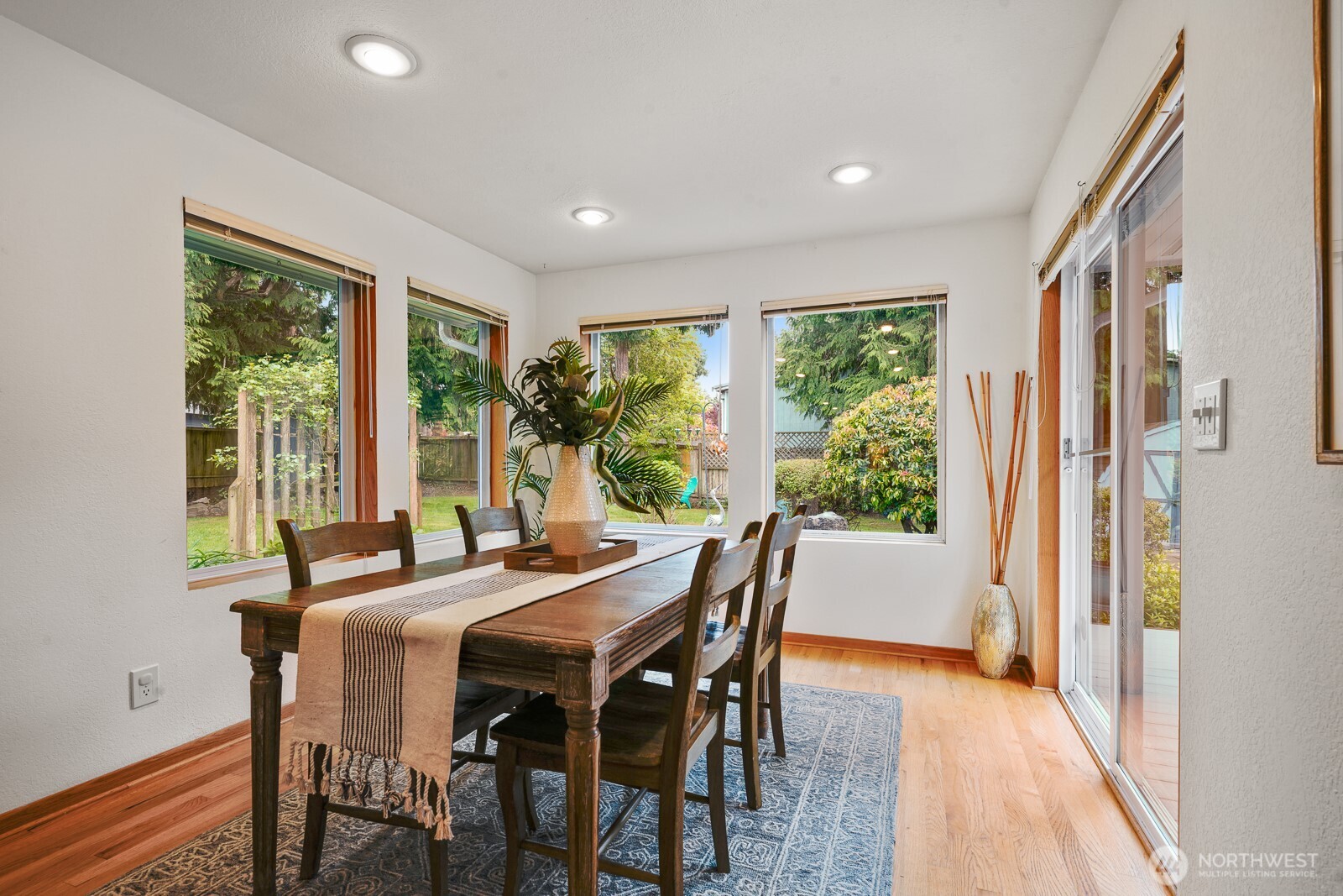 8408 191st Street Southwest Edmonds, WA 98026 - Photo 11 of 40