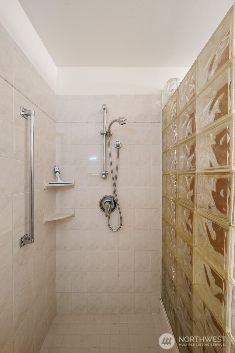 8408 191st Street Southwest Edmonds, WA 98026 - Photo 19 of 40