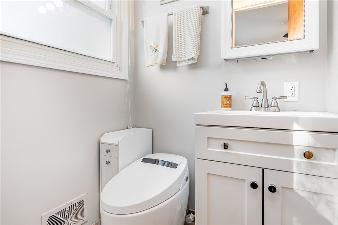 93 Lalanne Road Henrietta, NY 14623 - Photo 16 of 28 PRIMARY FULL BATH