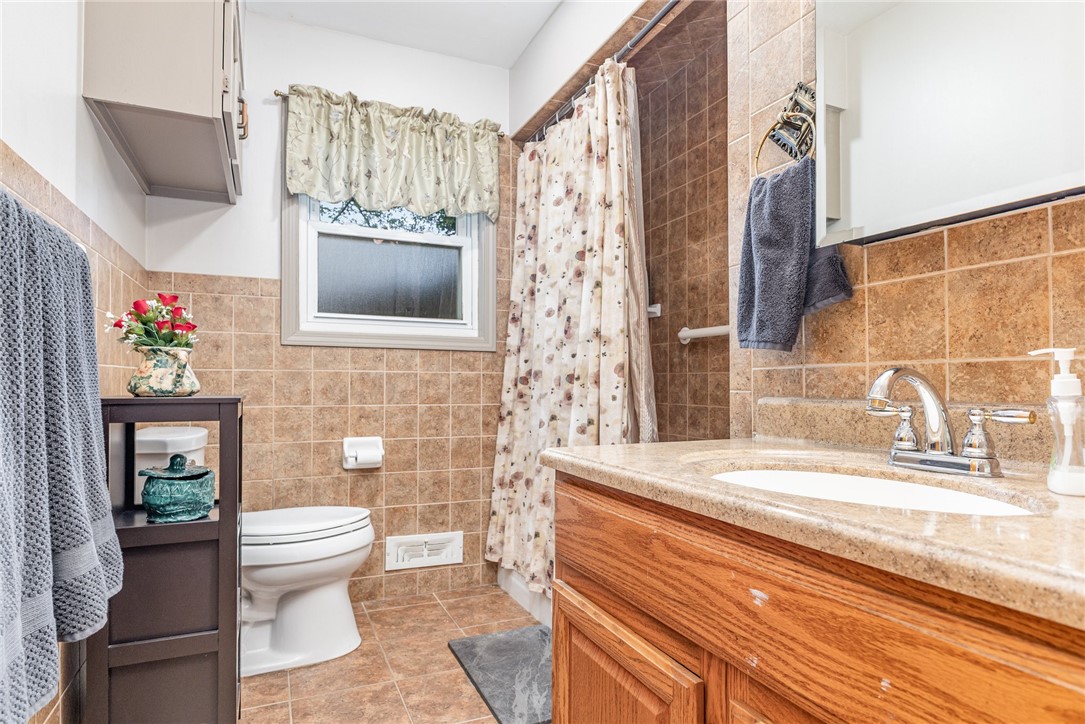 93 Lalanne Road Henrietta, NY 14623 - Photo 19 of 28 MAIN FULL BATH