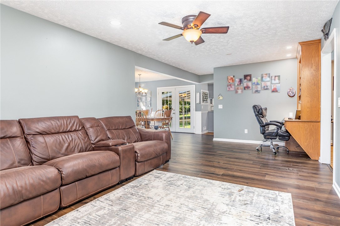 93 Lalanne Road Henrietta, NY 14623 - Photo 7 of 28 GREAT ROOM