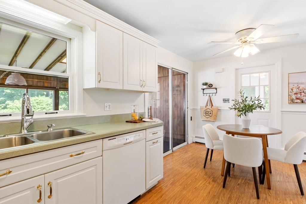 28 Valentine Road Framingham, MA 01702 - Photo 7 of 26