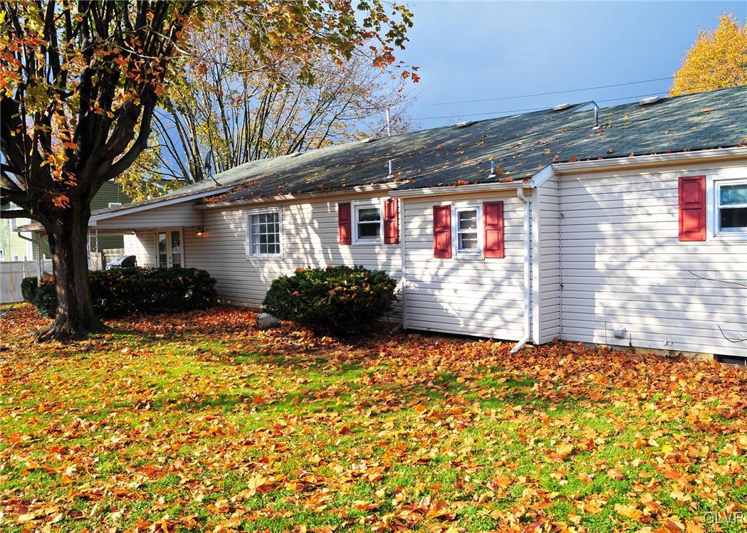 3936 Oakland Road Bethlehem, PA 18020 - Photo 3 of 20 Gallery Image 3