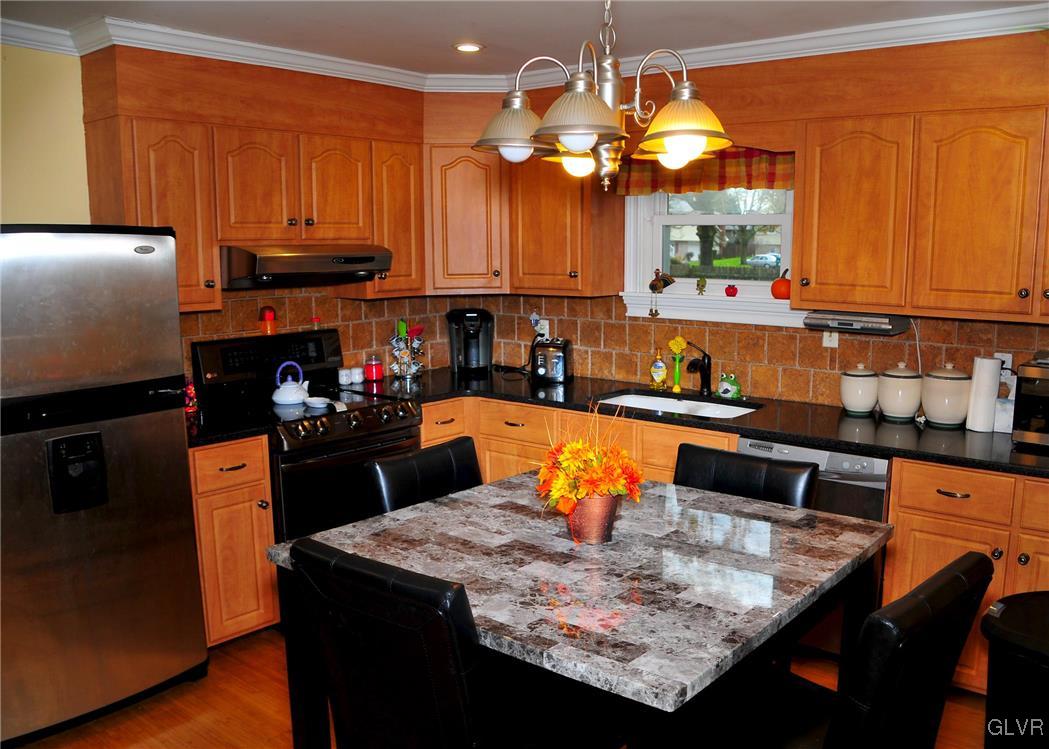 3936 Oakland Road Bethlehem, PA 18020 - Photo 8 of 20 Gallery Image 8