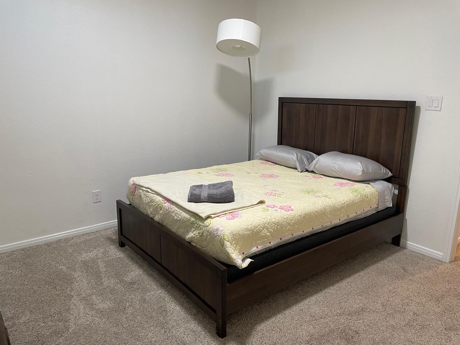 3322 Harvest Meadow Lane Rosenberg, TX 77471 - Photo 26 of 39 a bedroom with a bed and a table
