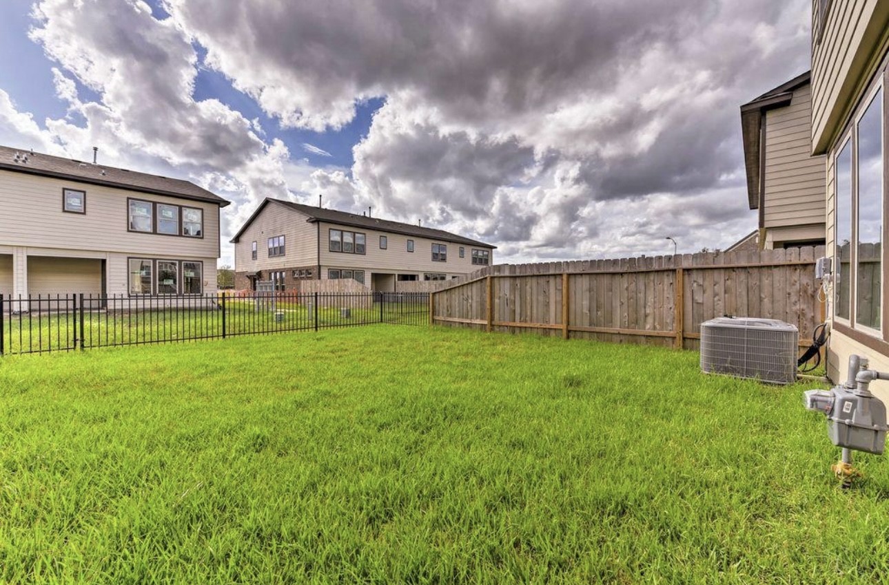 3322 Harvest Meadow Lane Rosenberg, TX 77471 - Photo 39 of 39 a view of a house with backyard and sitting area