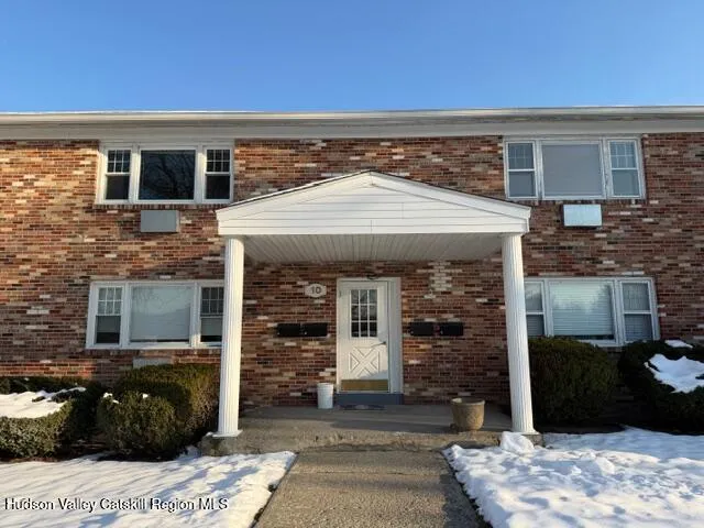 $2,200 | 136 North Chestnut Street, Unit 10C, New Paltz, NY 12561