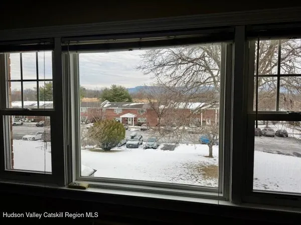 $2,200 | 136 North Chestnut Street, Unit 10C, New Paltz, NY 12561