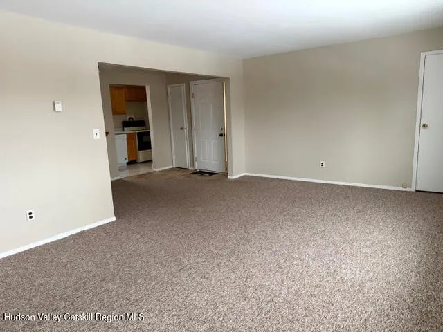 $2,200 | 136 North Chestnut Street, Unit 10C, New Paltz, NY 12561