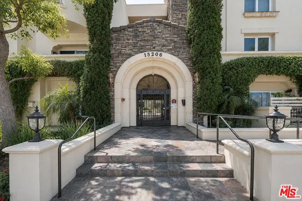 $635,000 | 15206 Burbank Boulevard, Unit 116, Sherman Oaks, CA 91411