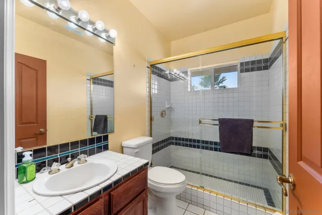 $950,000 | 3849 Pala Mesa Drive, Fallbrook, CA 92028