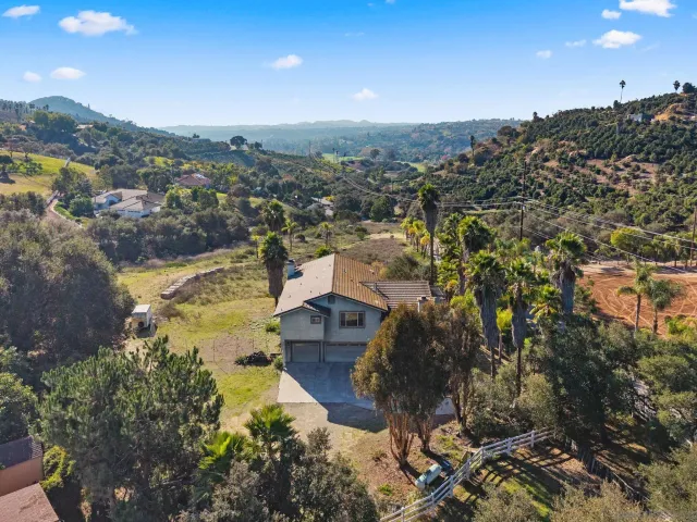 $950,000 | 3849 Pala Mesa Drive, Fallbrook, CA 92028