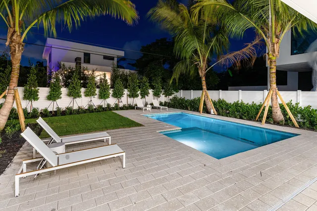$3,850,000 | 721 Lake Avenue North, Delray Beach, FL 33483