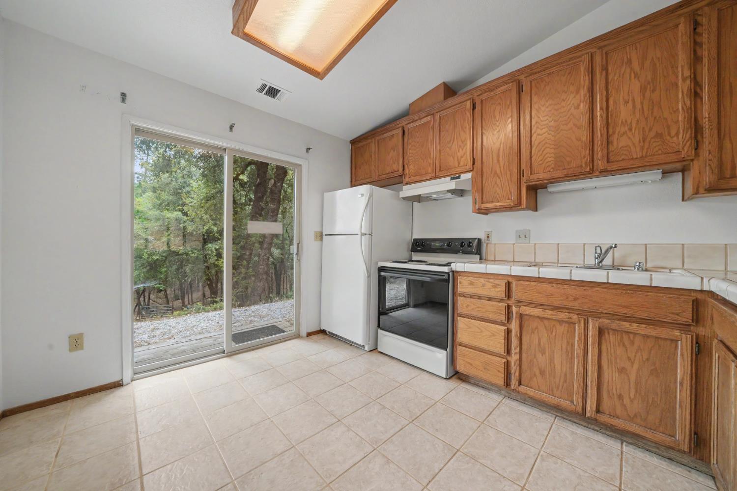 13050 Mt Zion Road Pine Grove, CA 95665 - Photo 8 of 36