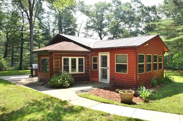 $275,000 | 24904 Leghorn Drive, Siren, WI 54872