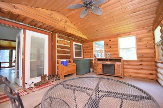 $275,000 | 24904 Leghorn Drive, Siren, WI 54872