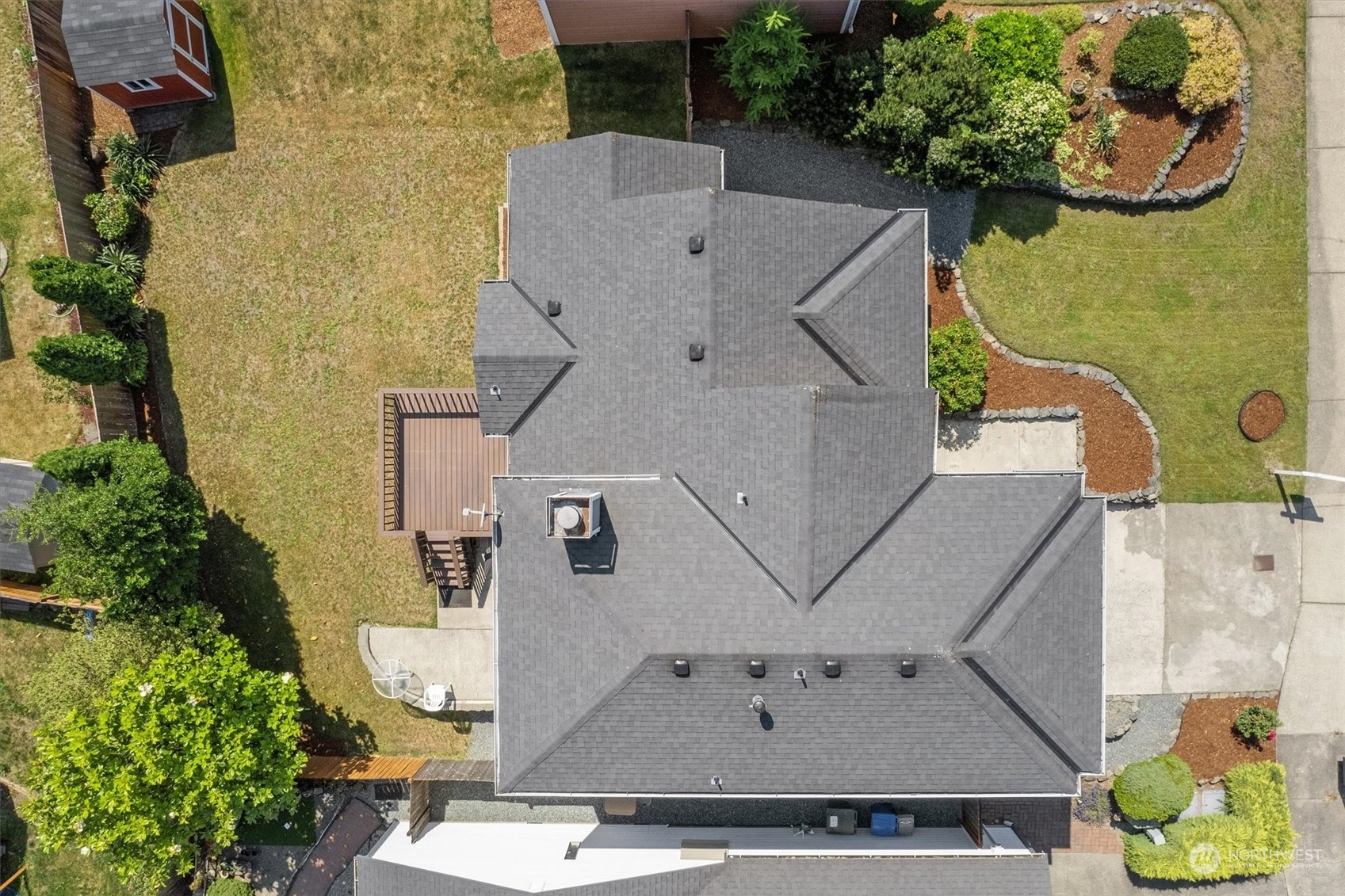 12115 Southeast 280th Street Kent, WA 98030 - Photo 38 of 40 an aerial view of a house with a swimming pool