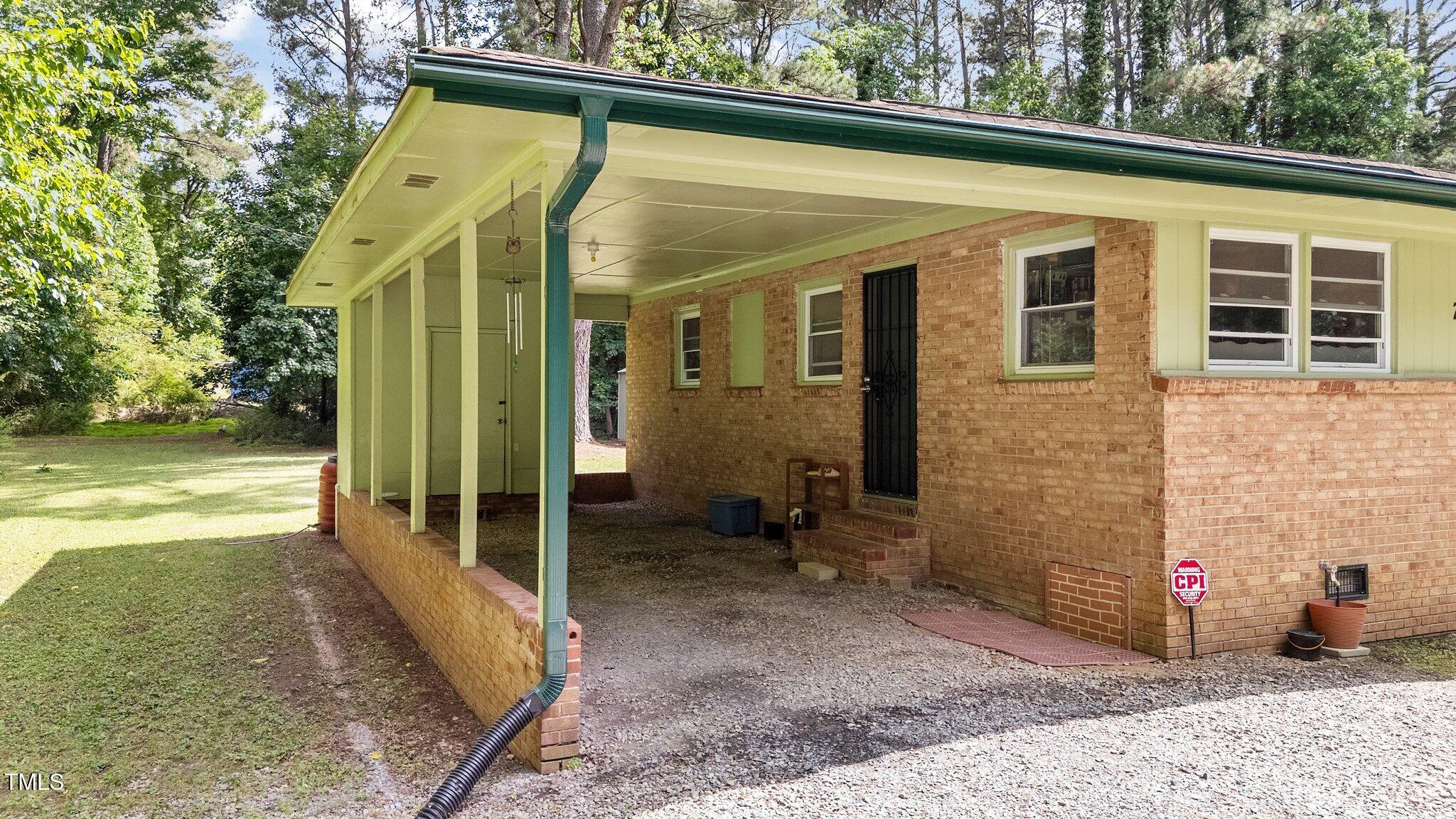 725-727 Locust Lane Raleigh, NC 27603 - Photo 5 of 45 6-web-or-mls-DJI_20250509154006_0674_D