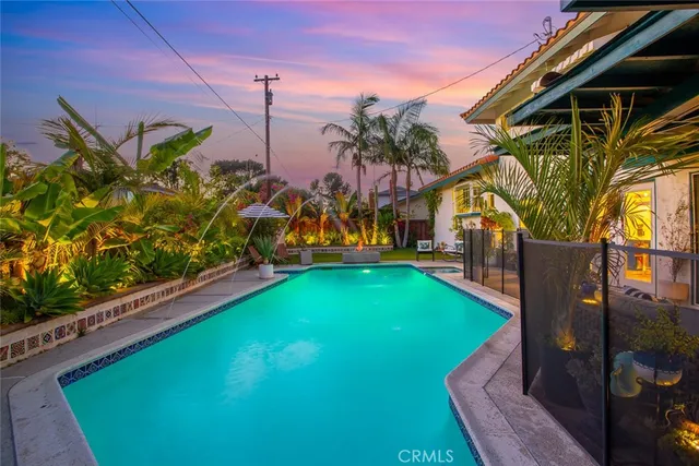 a view of a backyard with plants
