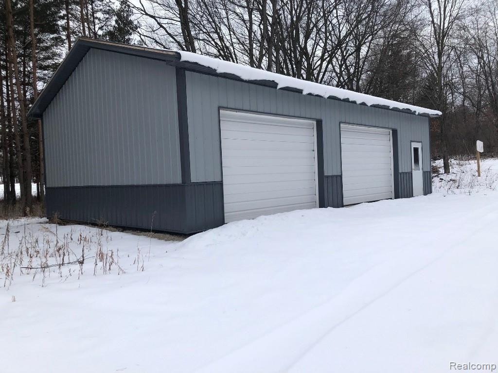 6501 North Tipsico Lake Road Holly, MI 48442 - Photo 1 of 5 IMG_1950.jpg