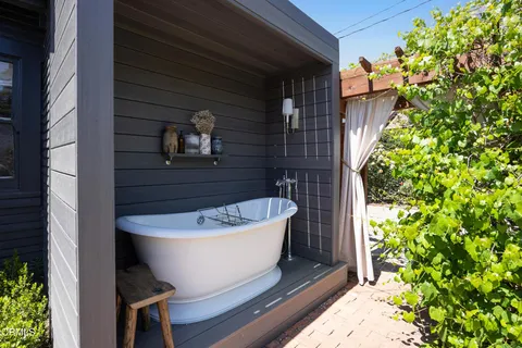 $1,299,000 | 2120-2122 Navarro Avenue, Altadena, CA 91001