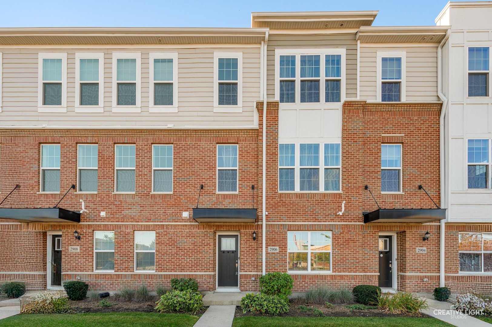 2906 Reflection Drive Naperville, IL 60564 - Photo 2 of 24