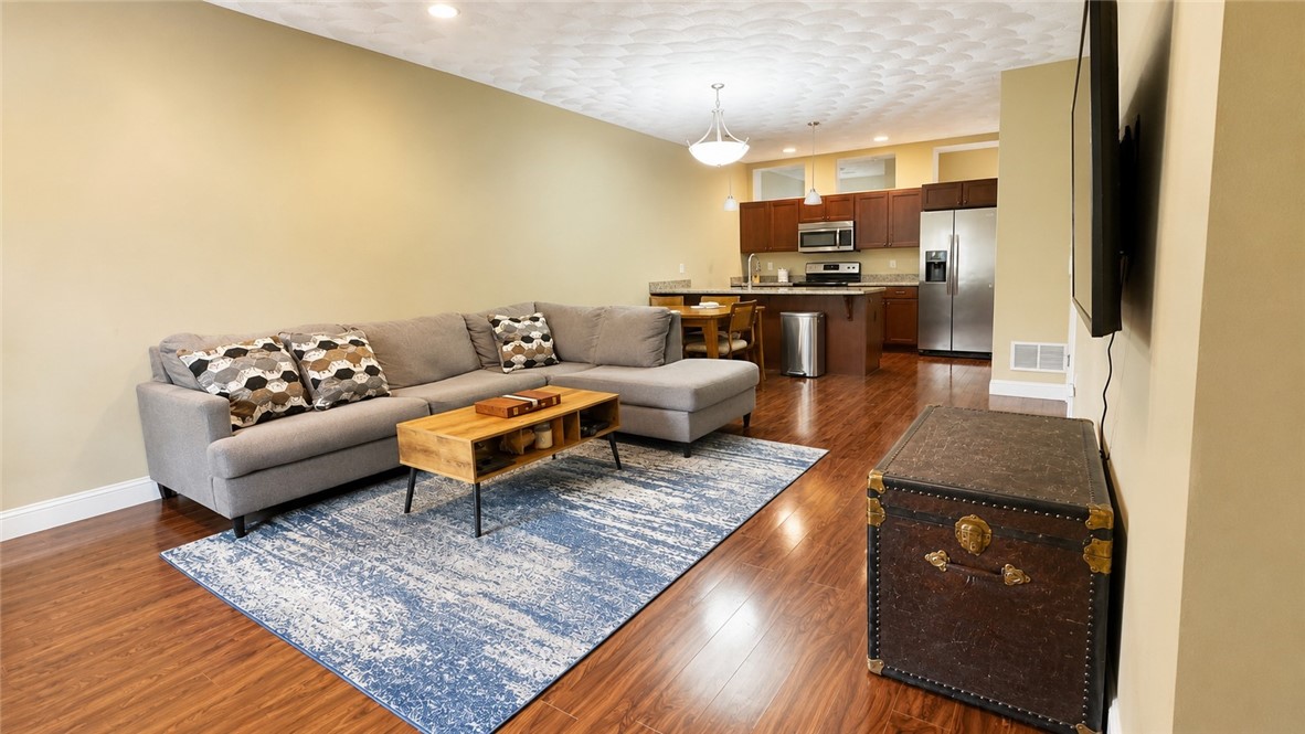 301 West Shore Road, Unit 19 Warwick, RI 02889 - Photo 4 of 41
