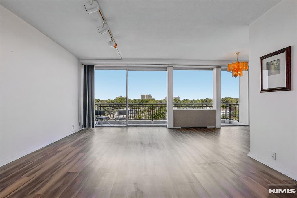 3 Horizon Road, Unit 1021 Fort Lee, NJ 07024 - Photo 3 of 20