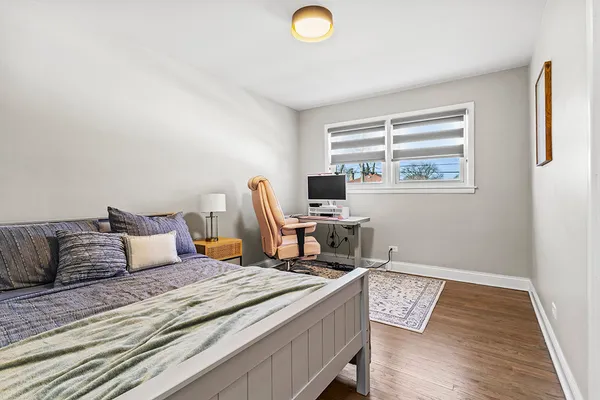 $390,000 | 10112 Cook Avenue, Oak Lawn, IL 60453