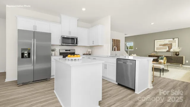 $399,000 | 676 14th Ave Court Northeast, Hickory, NC 28601